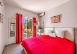 Detached 3 bedroom villa, 1 bedroom annex & pool in private estate near Moncarapacho.