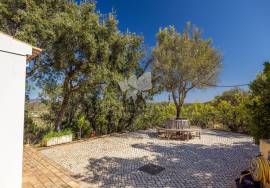 Detached 3 bedroom villa, 1 bedroom annex & pool in private estate near Moncarapacho.