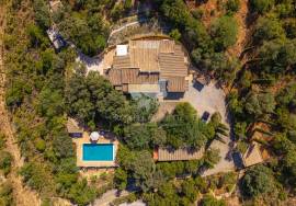 Detached 3 bedroom villa, 1 bedroom annex & pool in private estate near Moncarapacho.