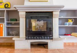 Detached 3 bedroom country villa with large pool, garage / studio & garden.  Near Olhão