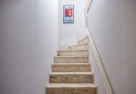 Detached 3 bedroom country villa with large pool, garage / studio & garden.  Near Olhão