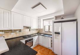 Detached 3 bedroom country villa with large pool, garage / studio & garden.  Near Olhão