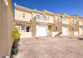 End of terrace 3 bedroom townhouse, walking distance to all amenities / facilities in São Brás de Alportel End of terrace 3 bedroom townhouse, walking distance to all amenities / facilities in São Brás de Alportel