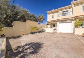 End of terrace 3 bedroom townhouse, walking distance to all amenities / facilities in São Brás de Alportel End of terrace 3 bedroom townhouse, walking distance to all amenities / facilities in São Brás de Alportel