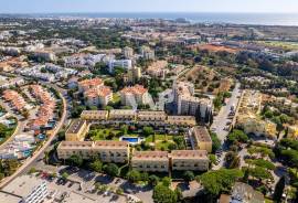 Renovated 2 Bedroom Apartment with Pool, Vilamoura Renovated 2 Bedroom Apartment with Pool, Vilamoura