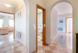 4 Bedroom Apartment with Sea View, Quarteira