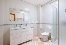 4 Bedroom Apartment with Sea View, Quarteira