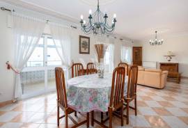 4 Bedroom Apartment with Sea View, Quarteira