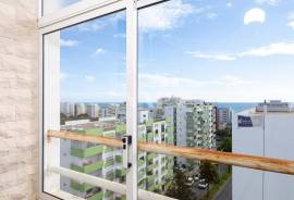 4 Bedroom Apartment with Sea View, Quarteira