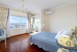 4 Bedroom Apartment with Sea View, Quarteira