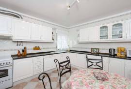 4 Bedroom Apartment with Sea View, Quarteira