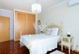 4 Bedroom Apartment with Sea View, Quarteira