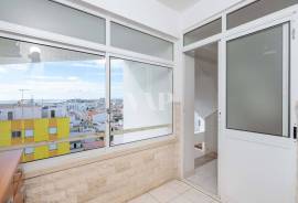 4 Bedroom Apartment with Sea View, Quarteira