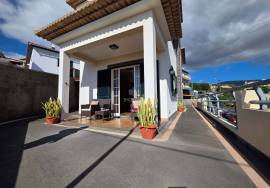 House 3 Bedrooms Gaula de Baixo