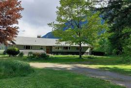 Excellent 4 Bed Estate For Sale In Bella Coola British Columbia Excellent 4 Bed Estate For Sale In Bella Coola British Columbia