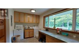 Excellent 4 Bed Estate For Sale In Bella Coola British Columbia Excellent 4 Bed Estate For Sale In Bella Coola British Columbia