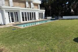 Luxury 5 bed Villa For Sale in Morning side Durban South