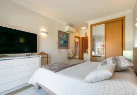 Modern 2 Bedroom Bayview Village Apartment with Panoramic Golf Views on Boavista Golf & Spa, Lagos