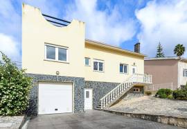 4 Bedroom Detached House for Sale | Garage |Caldas da Rainha