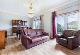 4 Bedroom Detached House for Sale | Garage |Caldas da Rainha