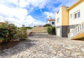 4 Bedroom Detached House for Sale | Garage |Caldas da Rainha