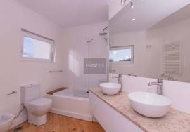 2 Bedroom Apartment with Garage, Private Garden and Stunning Views – Caxias, between Lisbon, Oeiras and Cascais