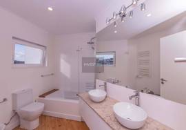 2 Bedroom Apartment with Garage, Private Garden and Stunning Views – Caxias, between Lisbon, Oeiras and Cascais