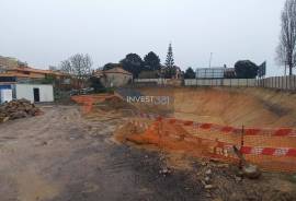 1+1 Bedroom Apartment in Canidelo: Stunning Views and Proximity to the Beach