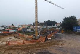 1+1 Bedroom Apartment in Canidelo: Stunning Views and Proximity to the Beach