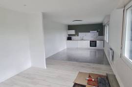 Flats / Apartments for rent - 3 rooms - 73 m2 - LA TRINITE PORHOET - (56490)