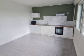 Flats / Apartments for rent - 3 rooms - 73 m2 - LA TRINITE PORHOET - (56490)