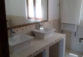 Luxury sixteenth-century farmhouse with a 12th-century Romanesque hermitage in Banyoles (Girona)