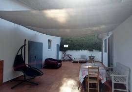 Luxury sixteenth-century farmhouse with a 12th-century Romanesque hermitage in Banyoles (Girona)