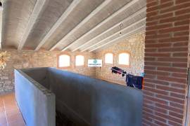 Cataloged farmhouse with 11 hectares and main building completely renovated of 500 m2 with character and noble materials and 11 hectares in Mont-Ral (Tarragona) Cataloged farmhouse with 11 hectares and main building completely renovated of 500 m2 with character and noble materials and 11 hectares in Mont-Ral (Tarragona)