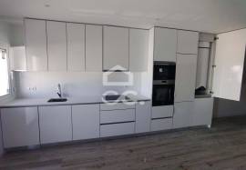 T-2 type apartment in the center of Pataias/Alcobaça. T-2 type apartment in the center of Pataias/Alcobaça.