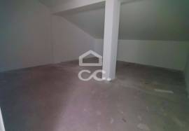 T-2 type apartment in the center of Pataias/Alcobaça. T-2 type apartment in the center of Pataias/Alcobaça.