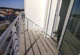 T-2 type apartment in the center of Pataias/Alcobaça. T-2 type apartment in the center of Pataias/Alcobaça.