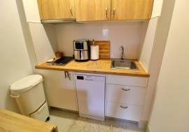 1 BEDROOM APARTMENT IN THE FORUM AREA 1 BEDROOM APARTMENT IN THE FORUM AREA