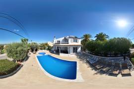 Almancil – Traditional 3-bedroom villa with pool and garage Almancil – Traditional 3-bedroom villa with pool and garage