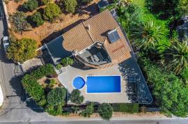 Almancil – Traditional 3-bedroom villa with pool and garage Almancil – Traditional 3-bedroom villa with pool and garage