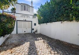 Almancil – Traditional 3-bedroom villa with pool and garage Almancil – Traditional 3-bedroom villa with pool and garage