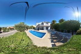 Almancil – Traditional 3-bedroom villa with pool and garage Almancil – Traditional 3-bedroom villa with pool and garage