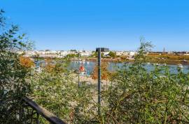 Tavira - Riverside property with 3-bedroom apartment & commercial space Tavira - Riverside property with 3-bedroom apartment & commercial space