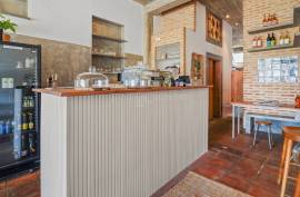 Tavira - Riverside property with 3-bedroom apartment & commercial space Tavira - Riverside property with 3-bedroom apartment & commercial space