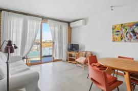 Tavira - Riverside property with 3-bedroom apartment & commercial space Tavira - Riverside property with 3-bedroom apartment & commercial space