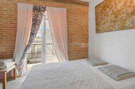 Tavira - Riverside property with 3-bedroom apartment & commercial space Tavira - Riverside property with 3-bedroom apartment & commercial space