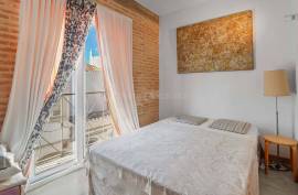 Tavira - Riverside property with 3-bedroom apartment & commercial space Tavira - Riverside property with 3-bedroom apartment & commercial space