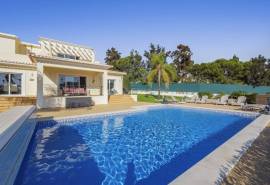 Carvoeiro - Immaculate 5-bedroom villa close to Centeanes Beach Carvoeiro - Immaculate 5-bedroom villa close to Centeanes Beach