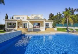Carvoeiro - Immaculate 5-bedroom villa close to Centeanes Beach Carvoeiro - Immaculate 5-bedroom villa close to Centeanes Beach