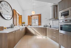 Albufeira Old Town – Investment property with two apartments and commercial studio Albufeira Old Town – Investment property with two apartments and commercial studio